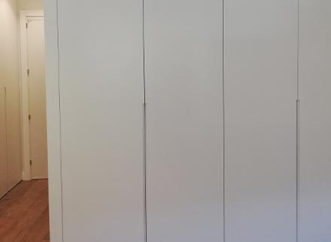 cómo construir un armario empotrado con puertas correderas